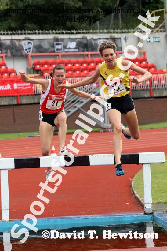 Senior girls 1500 metres steeplechase, English Schools Track and Field. Photo: David T. Hewitson/Sports for All Pics